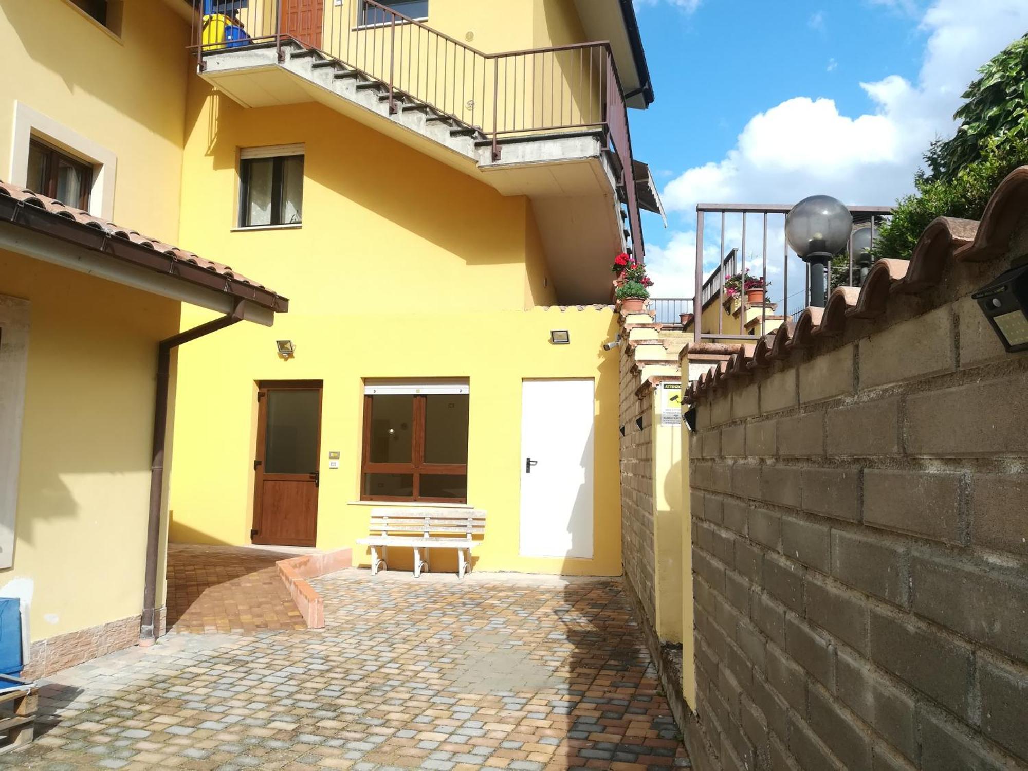 Complesso Turistico Aurora - Camere B&B Poggio Picenze Ngoại thất bức ảnh